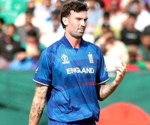 500 foreign players in the pool for LPL 2004 auction, informs SLC