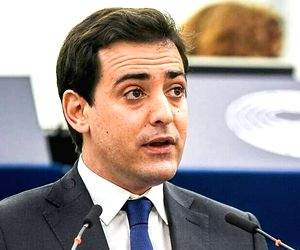 French FM urges Hezbollah, Israel to avoid escalation