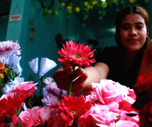 11 photos of today's Valentine's Day from around the world