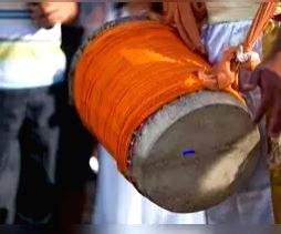 Kanpur man celebrates daughter's homecoming after divorce