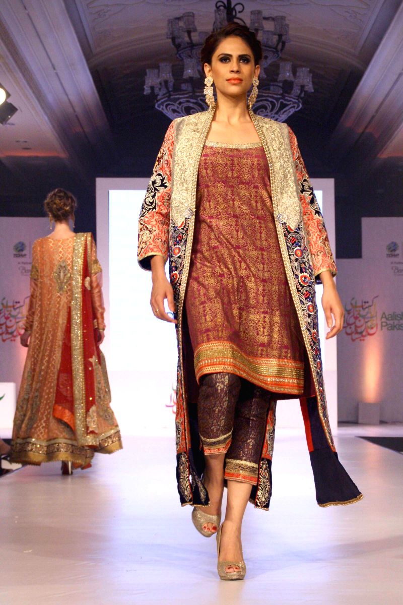 #12  Tight Fitting clothes is a no- no for Diwali parties!