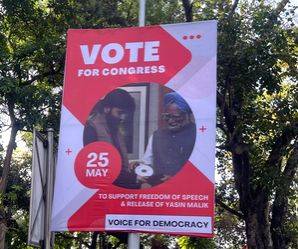 Poster featuring Yasin Malik, ex-PM Manmohan Singh & seeking votes for Cong removed by Delhi Police