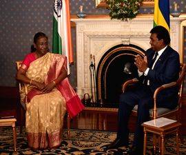 President Murmu discusses avenues with Mauritian counterpart Roopun to advance bilateral ties