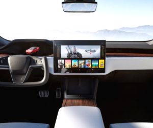 Tesla now has 160,000 customers running FSD software: Musk